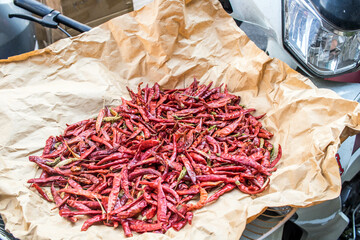 dried red chili peppers