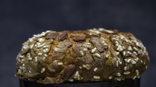 Untitled ProjectPanettone Artigianale Mandorlato filmed sony FX3 S-Log3/S-Gamut3.cine e ottica 90mm macro sony. File ProRes 422 10bit 4K