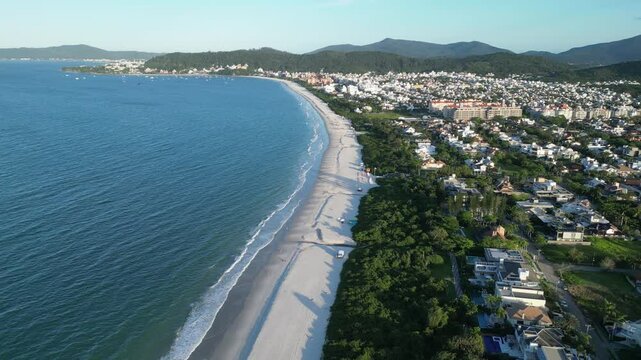 Areia Branca Mar Azul Praia Jurer&ecirc; Internacional Florian&oacute;polis Santa Catarina Brasil Luxo Casas Modernas Natureza P&ocirc;r Sol Resorts Vegeta&ccedil;&atilde;o Tropical Sol Marinas Eleg&acirc;ncia Beach Tennis Turismo Esporte