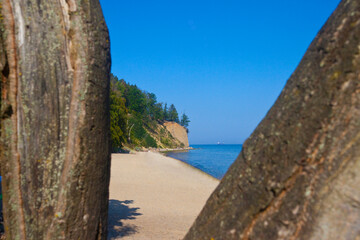 Osuwająca się skarpa, klif oraz plaża w Gdyni, Polska. Cliff in Gdynia, Poland	