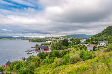 Naklejka premium Sula es un municipio de la provincia de Møre og Romsdal en la región de Vestlandet, Noruega.