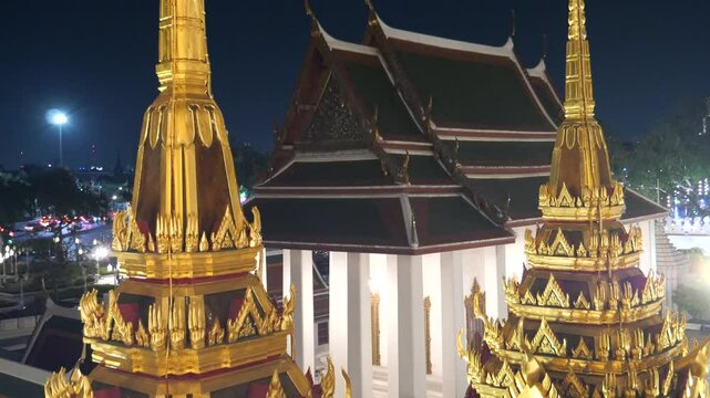 Loha Prasat (Wat Ratchanatdaram Worawihan) in Bangkok is famous for its unique and elegant Buddhist architectural style. It is a tourist attraction located near Khao San Road.