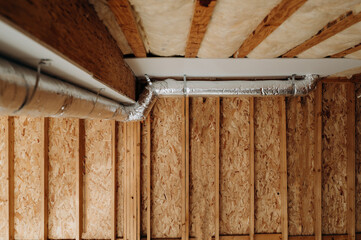 The base for the future room is made of durable wooden materials, and the ceiling is wrapped with a special thermal material.