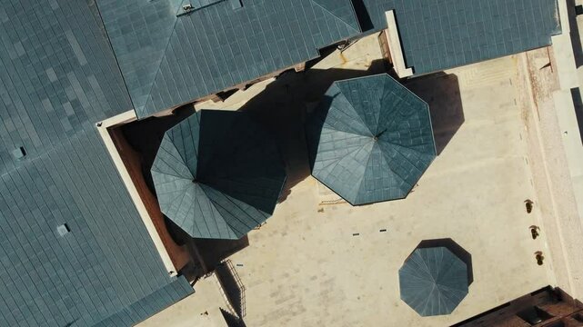 A bird's eye view of the Alaaddin Mosque courtyard in Konya. An important example of Seljuk architecture, this complex is fascinating with its tombs, mosque and large courtyard.