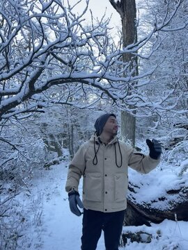 hombre en la nieve