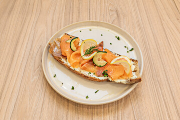 Toasts  can be healthy, using whole grain or seed breads, and combining ingredients that provide nutrients and flavor