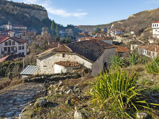 Obraz premium Typical street and old houses at town of Melnik, Bulgaria