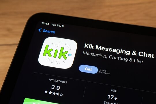 App store with Kik messaging chat application to be installed