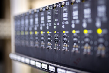 Electronic card that indicates the working status in the control cabinet