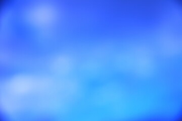 雲と空をぼかした背景素材