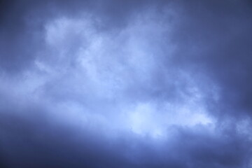 雲と空のグレイの背景イメージ