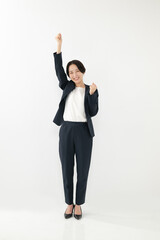 笑顔の女性　全身　ポートレート