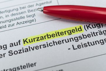 Obraz premium Antrag Arbeitsamt auf Kurzarbeit (KUG) einreichen