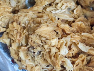 Crispy fried chicken from Indonesia is crispy and delicious.