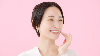 女性　スキンケア