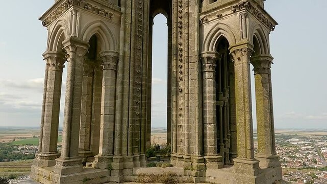 vue de la tour de la cath&eacute;drale de Laon