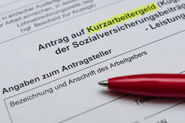 Obraz premium Antrag Arbeitsamt auf Kurzarbeit (KUG) einreichen