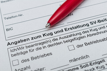 Obraz premium Antrag Arbeitsamt auf Kurzarbeit (KUG) einreichen