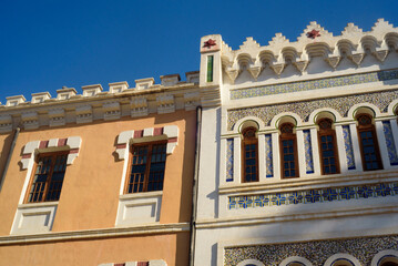 Arcos en fachada de estilo andalusí de Cuartel de Artillería de Murcia
