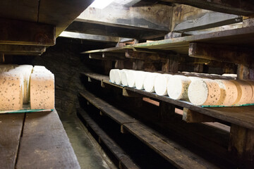 cave de fromage roquefort saint Afrique 