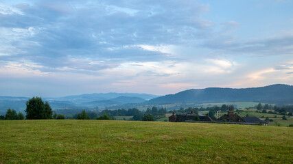 Fototapeta premium Panorama Bieszczad wysokich z gminy Lutowiska w Bieszczadach
