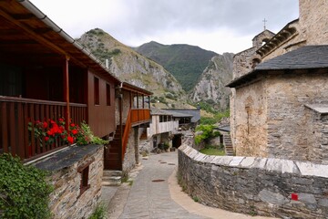 Arquitectura popular leonesa. Pe&ntilde;alba de Santiago.. Uno de los pueblos m&aacute;s bonitos de Espa&ntilde;a.