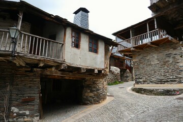 Arquitectura popular leonesa. Peñalba de Santiago.. Uno de los pueblos más bonitos de España.