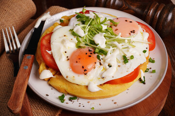Wafer with Fried Egg and Vegetable Sauce, Breakfast