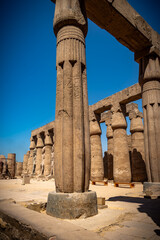 Tumba en el Valle de los Reyes Paseo en globo al amanecer en el Valle de los Reyes, Luxor, Egipto.