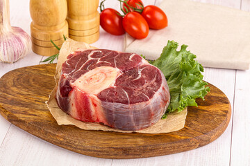 Raw beef ossobuco for roast