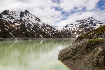 Voyage printemps Autriche for&ecirc;t lac chalets en bois