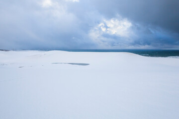 冬の鳥取砂丘の雪景色 鳥取県 鳥取砂丘