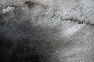 黒いインクで滲ませた暗い背景