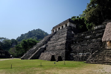 Temple du Soleil. Pyramide Azteque . Palenque. Mexique.