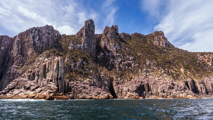 Majestic Coastal Cliffs – A Natural Wonder of Basalt Formations