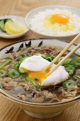 A specialty dish of Osaka in Japan. Nikusui is a meat soup made with thinly sliced ​​beef belly boiled in soy sauce flavored bonito flakes stock.