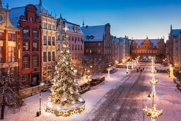 Long Lane with the Christmas lights with the Green Gate frame at Gdansk, Poland © Patryk Kosmider