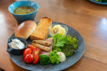 食事バランスの良いモーニングセット