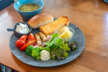 食事バランスの良いモーニングセット