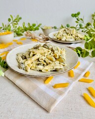Veganer Glutenfreier Nudelsalat Rezept Penne Pasta Salat Mayonnaise Gewürzgurken Partysalat Nudeln