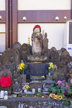 浄閑寺　ひまわり地蔵尊