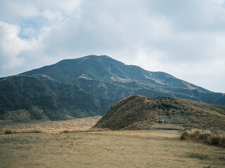 阿蘇草千里と烏帽子岳