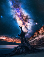 photo at night of the milky way galaxy, long exposure astrophotography, beautiful photos of space