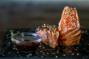 salmon tataki with seeds and soja sauce