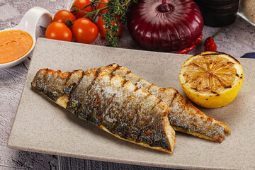 Grilled seabass fillet with lemon
