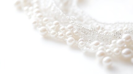 Obraz premium Elegant Pearl Necklace with Delicate Silver Accents