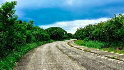 沖縄県八重山諸島竹富島の島の外周道路