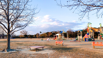 広々とした遊具がある米山公園