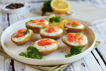 Kartoffeln aus dem Ofen mit Lachs