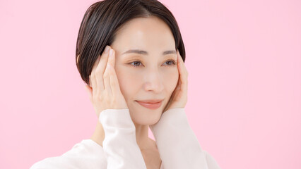 女性　スキンケア